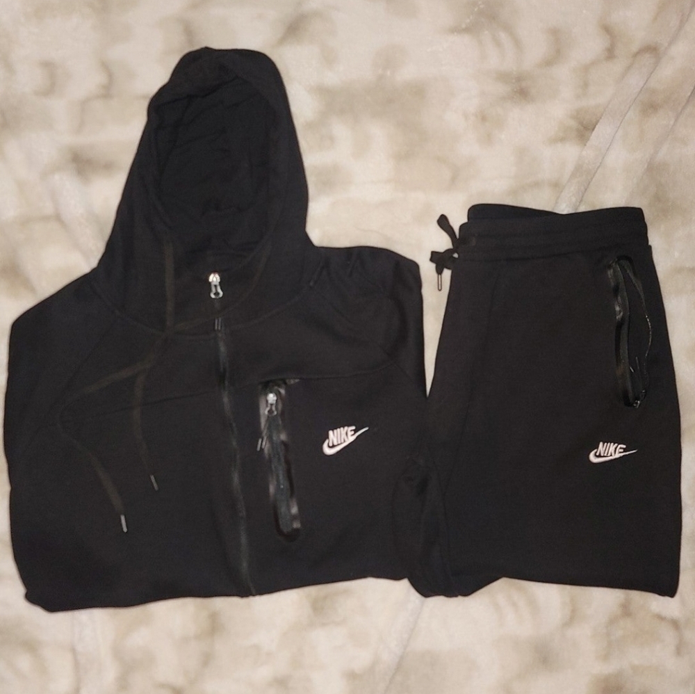 Nike hoodie & sweatpants